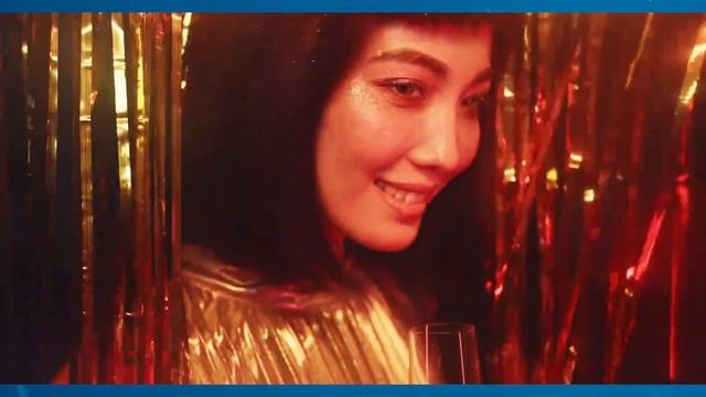 Снежинки Strange AI Music | A Girl And A Robot