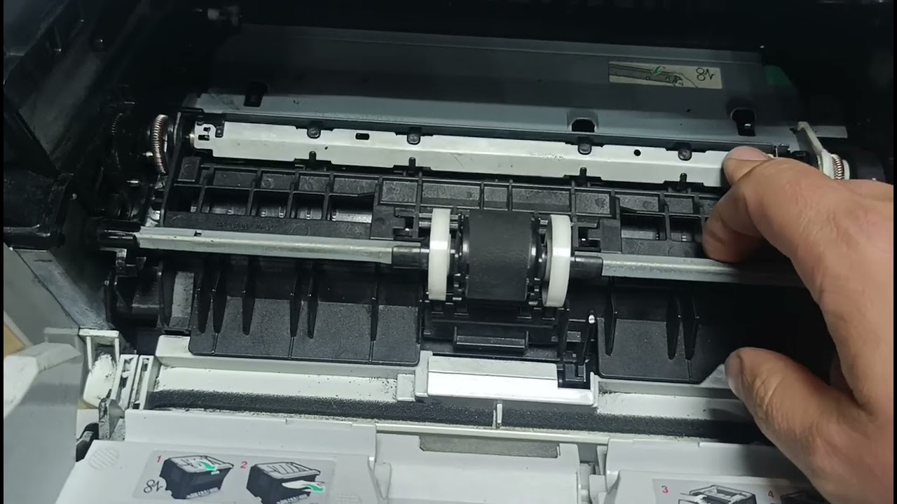 Рвётся бумага по тракту прохождения в принтере HP Lj 2055