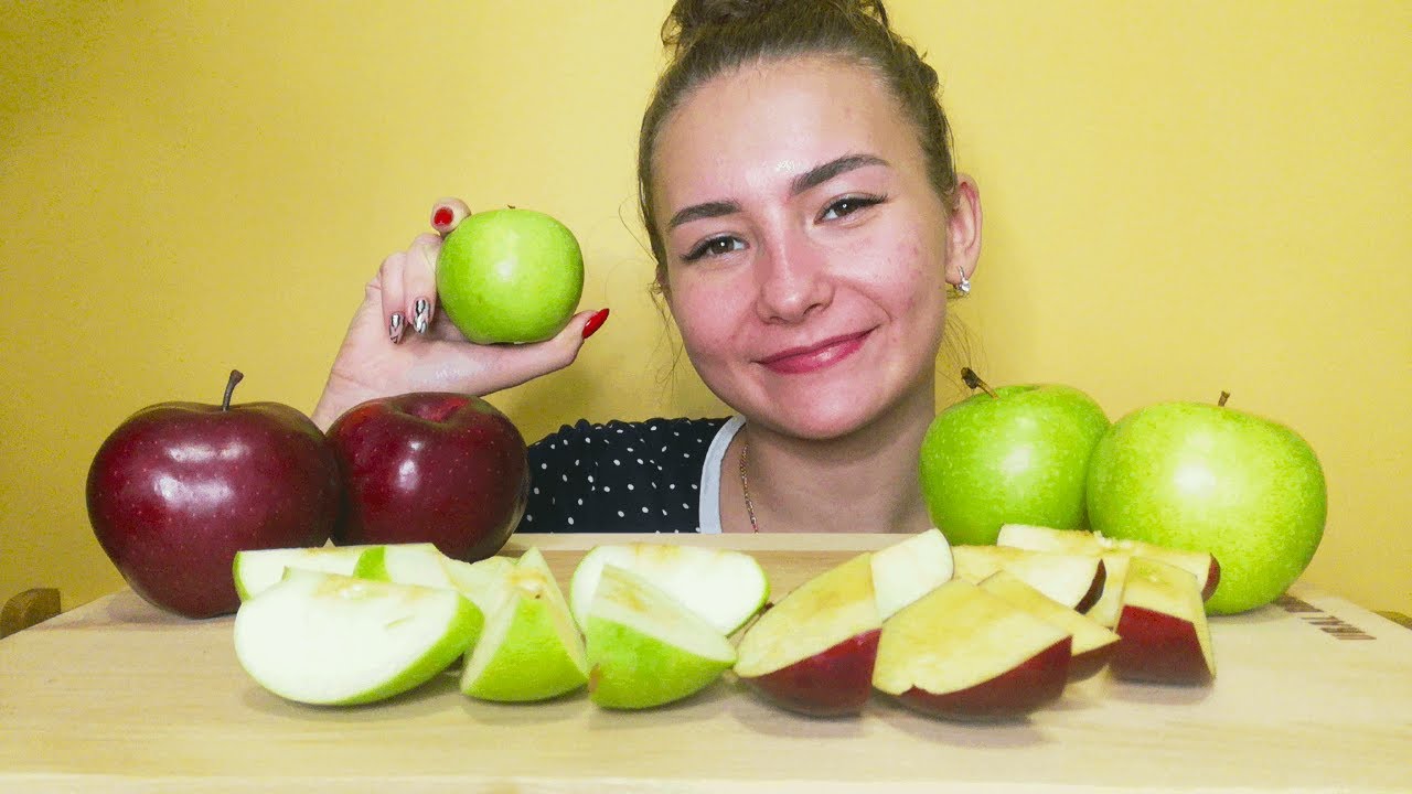 асмр итинг яблоко 🍎 🍏/ Asmr Eating Apple