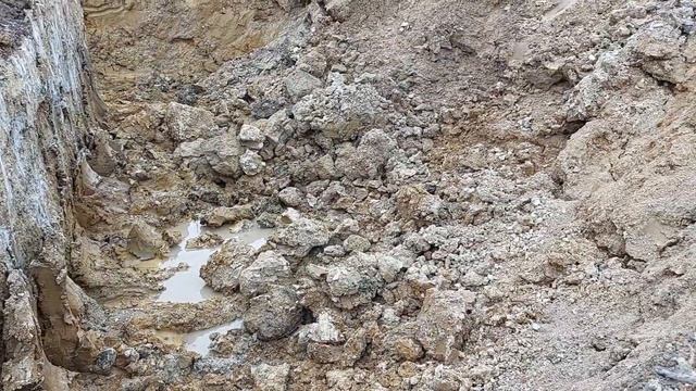 Якорь оттяжки мачты РВС. Бывшее поле вышек. Тавричанка 25.06.2023