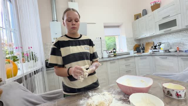 ГОТОВИМ С ДОЧКОЙ: ПЫШНЫЕ БУЛОЧКИ С МАКОМ И ДОМАШНИЙ УЖИН. ИЗ ГОРОДА В ДЕРЕВНЮ ПЕРЕЗАГРУЗКА