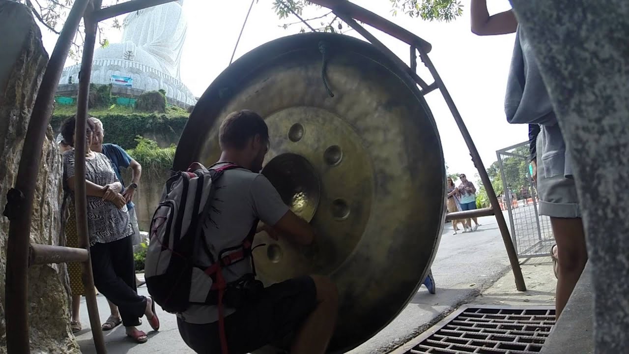 запуск буддистского гонга / Turning On Buddhist Gong