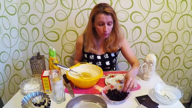 Кексы на кефире с изюмом к чаю в духовке