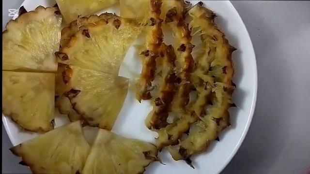 Итинг: Ем ананас. Сочный хруст и чавканье./ASMR Eating Pineapple. Juicy & Crunchy SoundsАСМР