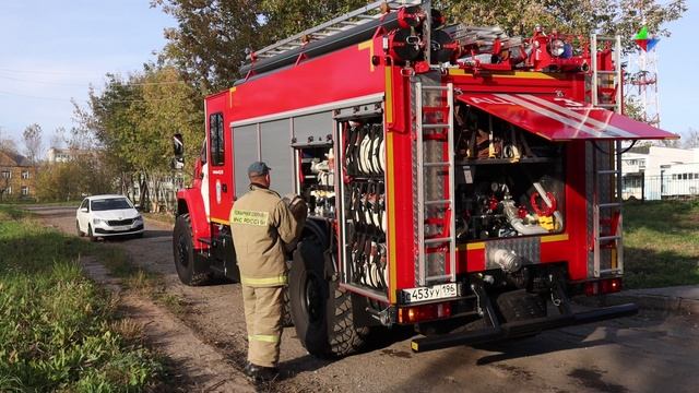Горящее воскресенье. Пожар на центральной улице Лесного