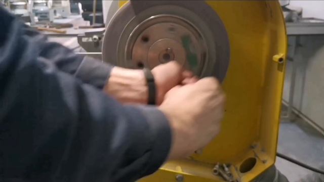 Меняем диск на заточном станке: простая инструкция за 5 минут