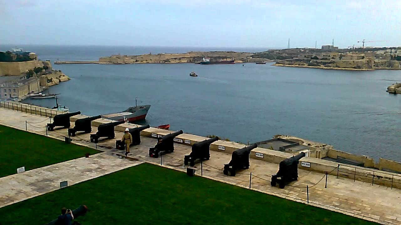 A Volley Of Artillery In Valletta, Malta. Залп из артиллерии в Валлетте, Мальта