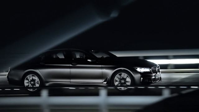 Лицензия пилота не требуется. Новый BMW M760Li.