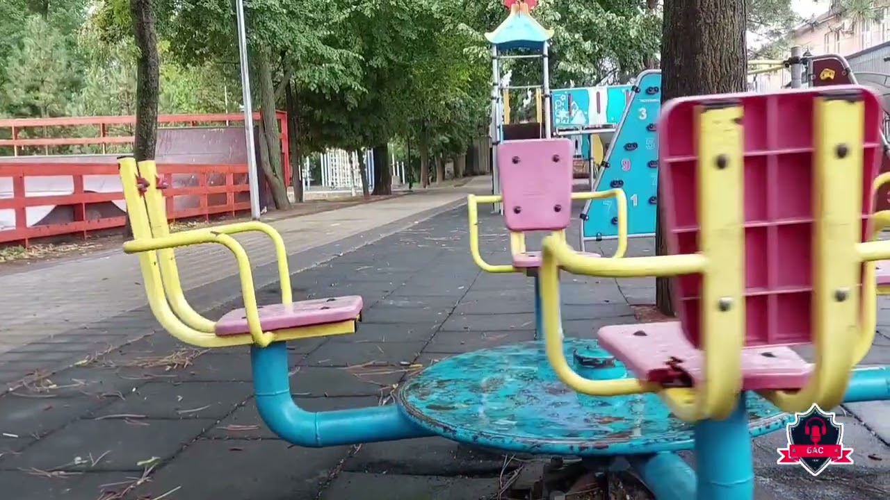 Осенний парк в Приморско-Ахтарске.