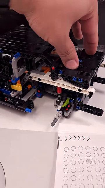 LEGO Technic Fast And Furious Dodge Charger R/T (42231) сборка [1516 деталей]