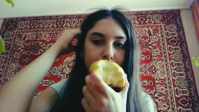 АСМР,итинг,яблоко🍏,тихий шёпот//ASMR,apple,soft Whisper.