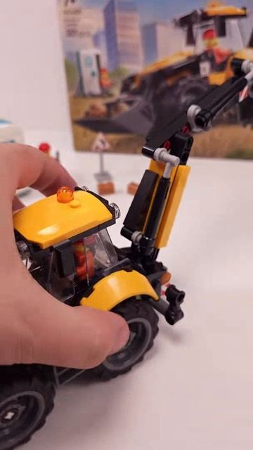 LEGO City Жёлтый экскаватор-погрузчик (60480) [301 деталь] Обзор