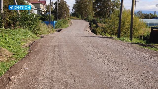 ДОРОГУ ОТРЕМОНТИРОВАЛИ НА УЛИЦЕ СПОРТИВНОЙ В СЕЛЕ СОСНОВКА  НОВОСТИ КАМЧАТКИ