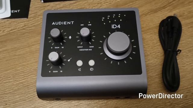 Аудио интерфейс Audient Id4 Mkii, распаковка