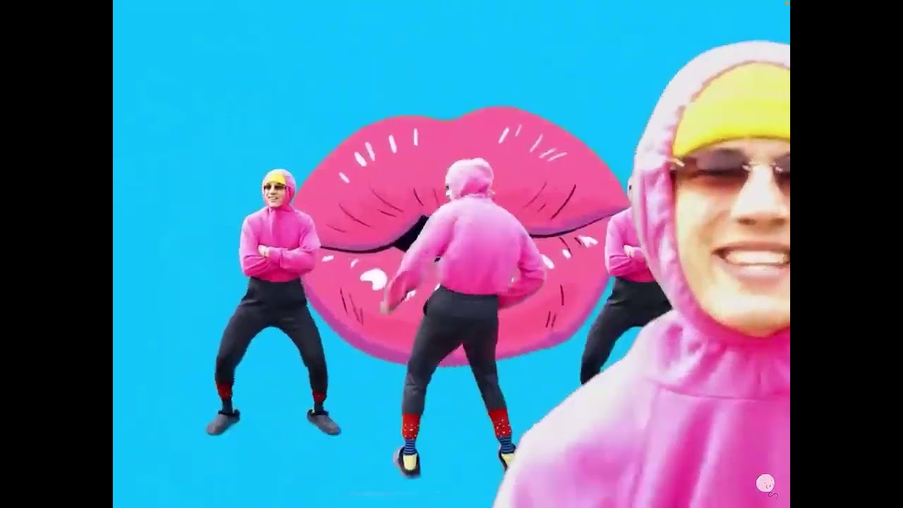 Смотрю все видео Holly @HolyBaam (Смотреть со звуком￼)