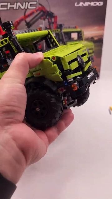 LEGO Technic Mercedes-Benz Unimog U 5023 с краном (42242) [1189 деталей] Обзор