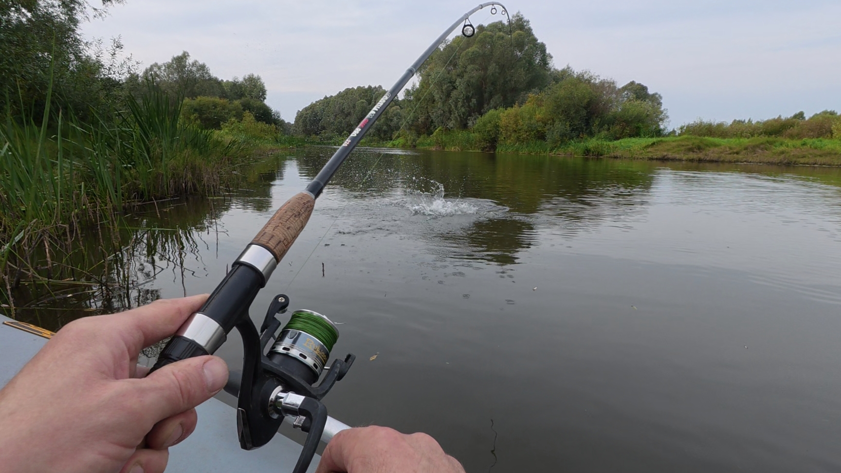 РЫБАЛКА С ЛОДКИ 🚤 ПЕРВАЯ ЩУКА СЫНА! 🎣 (Восторг!)