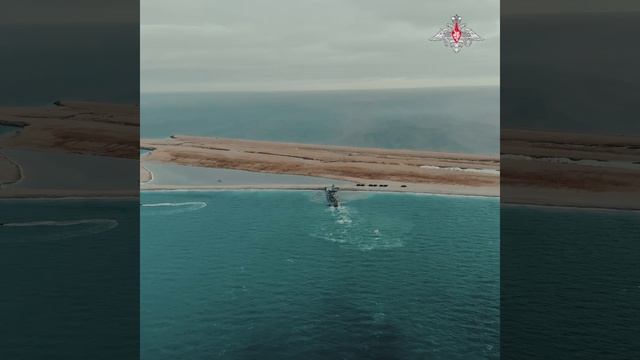Отряд кораблей Северного флота высадил морской десант на архипелаг Седова