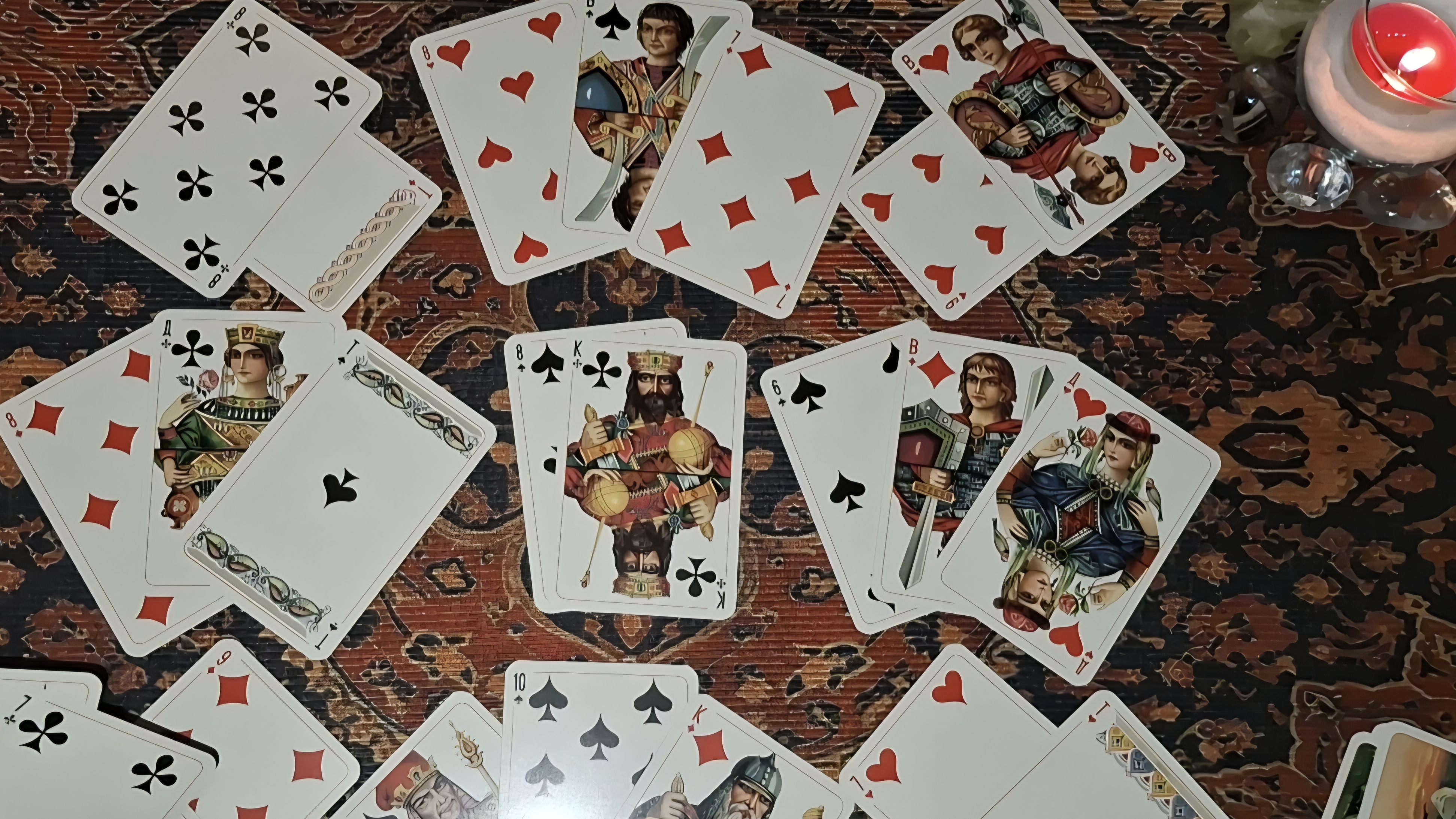 Что у него ♣️с♦️ другой?