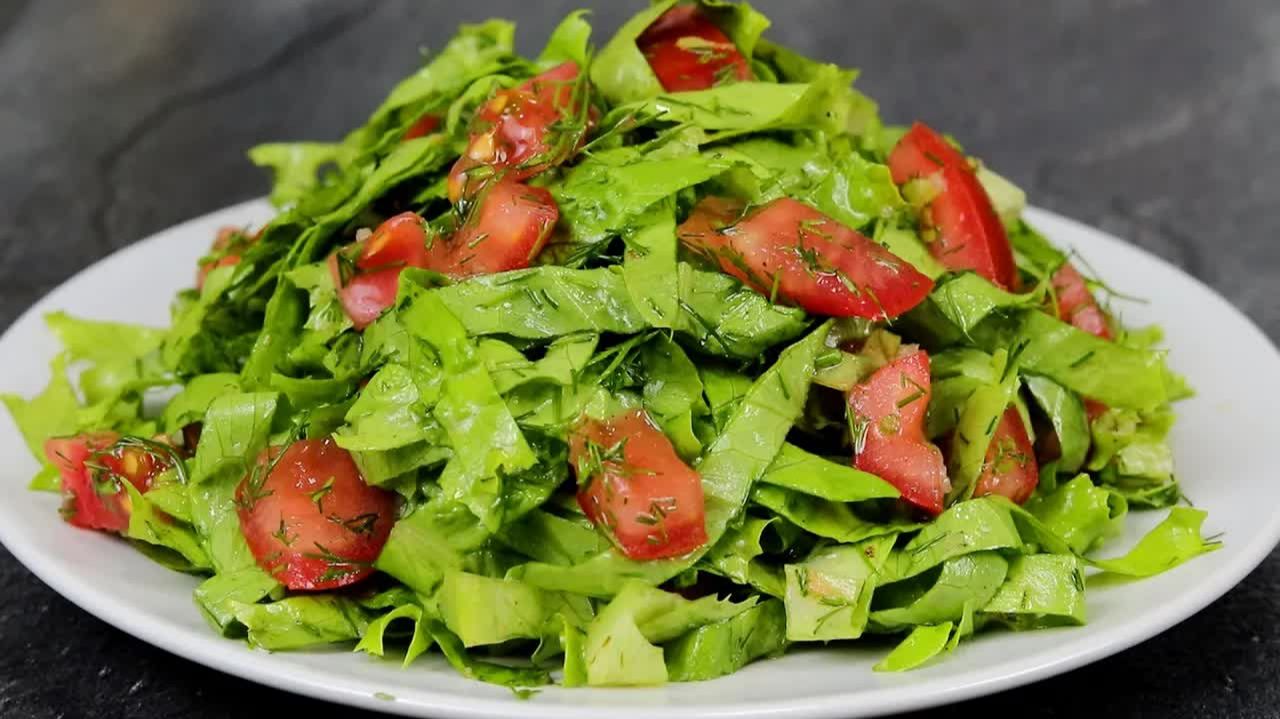 ЭТО НЕВЕРОЯТНО ВКУСНО! Салат из салата. Летний салат из салата и помидор