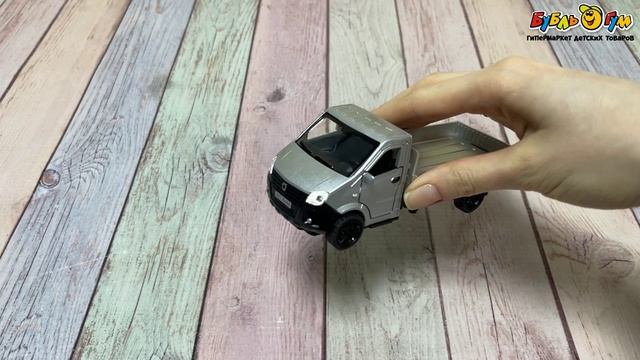 Машинка Vroomix Грузовик Газель с инерционным механизмом со световыми и звуковыми эффектами  - видео