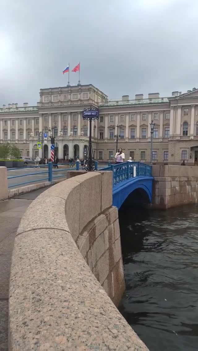Ленинград (Санкт-Петербург), набережная р. Мойки - архитектура, мосты, авто, магазины, люди