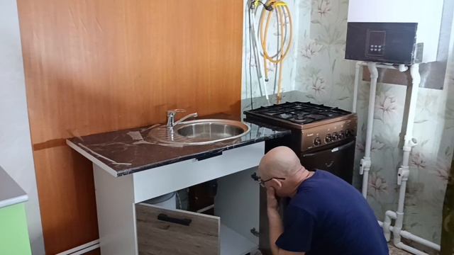 ПОГОДА ИСПОРТИЛАСЬ, Я ГОТОВЛЮ, МУЖ УСТАНОВИЛ НОВУЮ МОЙКУ.