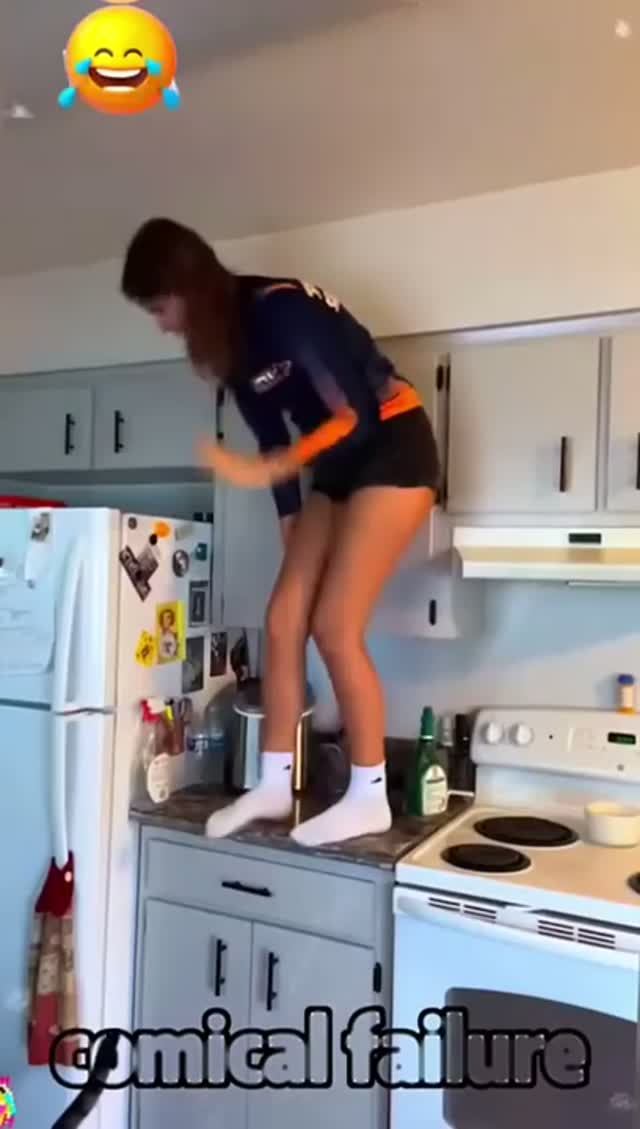 А ослика жалко
