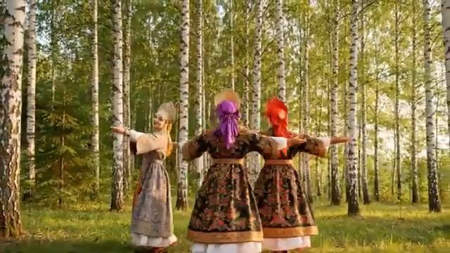 Позитивный клип! А в России до сих пор любят петь частушки