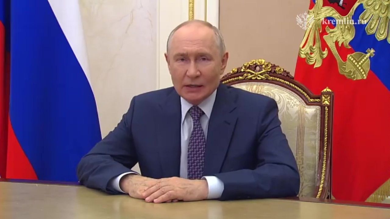 Владимир Путин поздравил учителей страны с профессиональным праздником