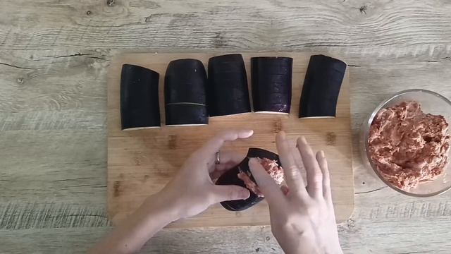 Баклажаны с фаршем в аэрогриле: сочная гармошка за 25 минут!