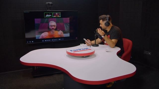 Оценка за поведение есть, а защиты учителя — нет. Алексей Савватеев в гостях у Платона Беседина