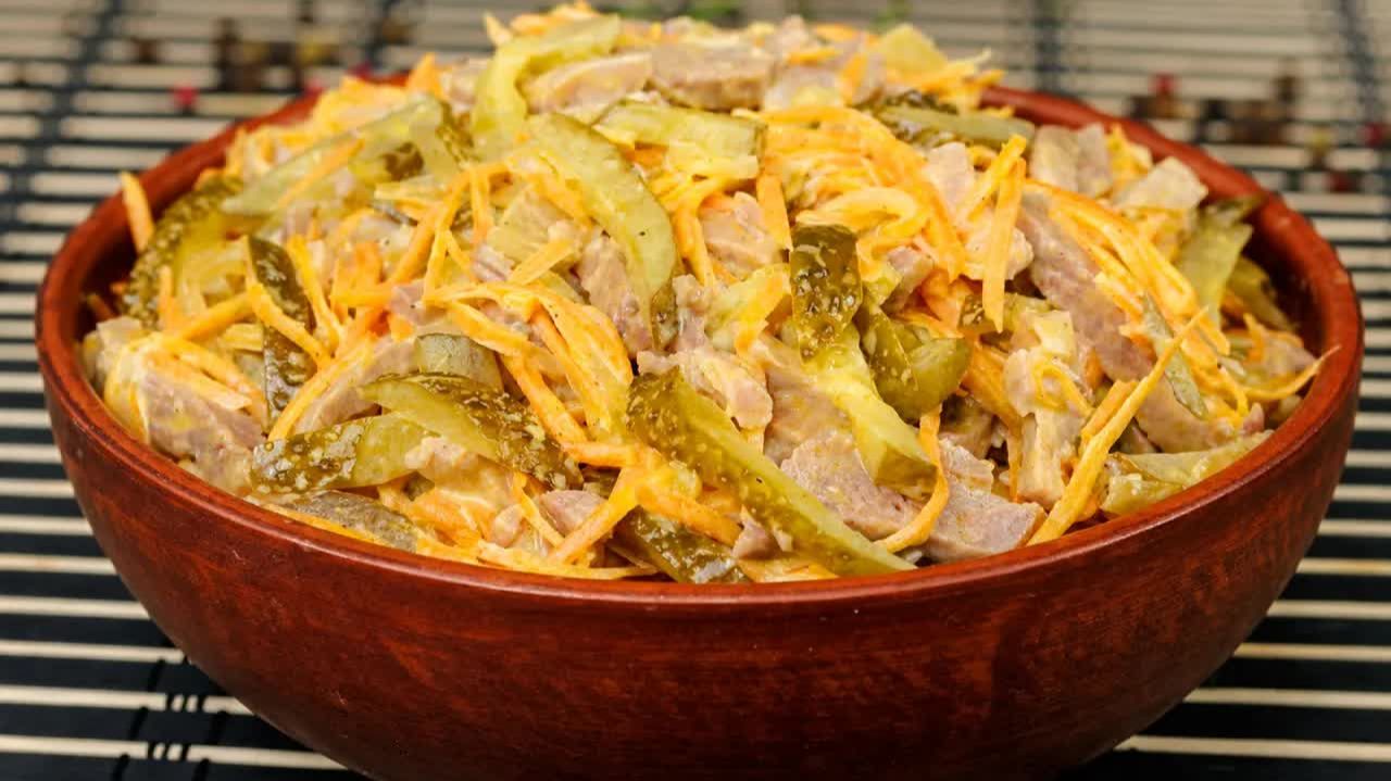 До чего же он ВКУСНЫЙ!!! Всего 4 продукта в составе Салата! Салат ОБЖОРКА на праздничный стол!
