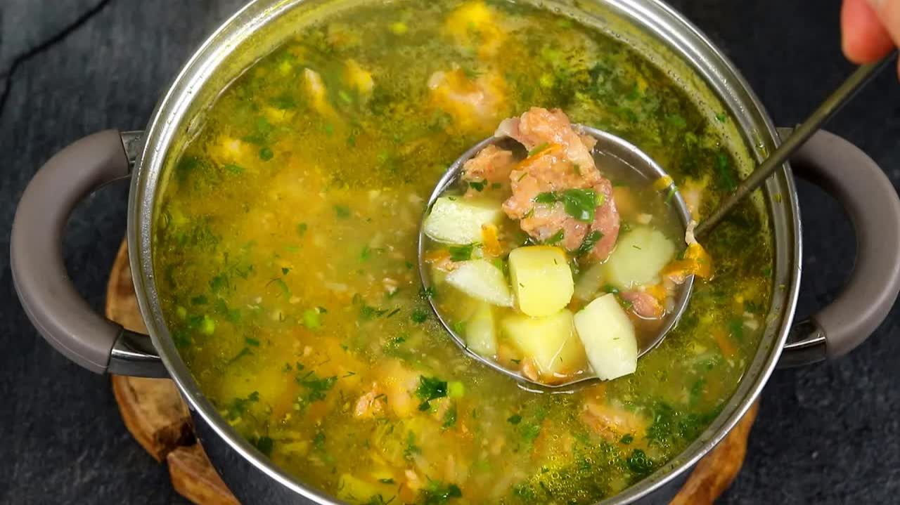Быстрый и Вкусный суп с мясом за 20 минут! Секрет вкусного супа из тушенки!