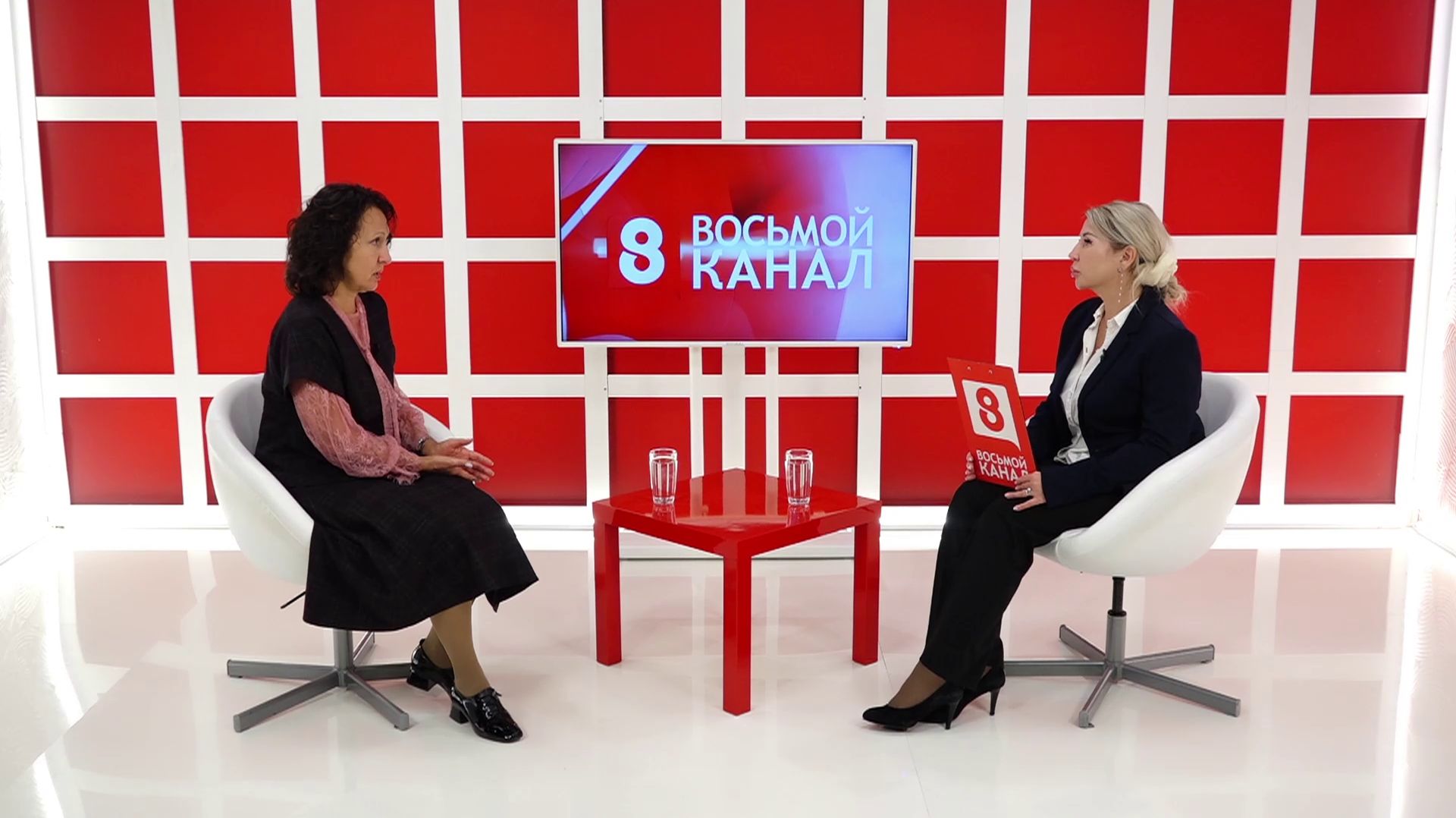 Интервью на 8 канале Галина Орлова, Ольга Емелина.