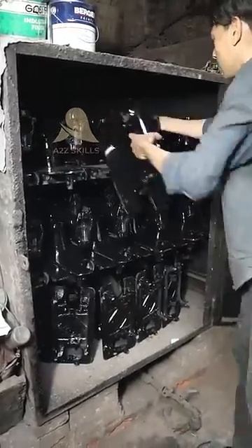 Производство швейных машин где-то в Пакистане