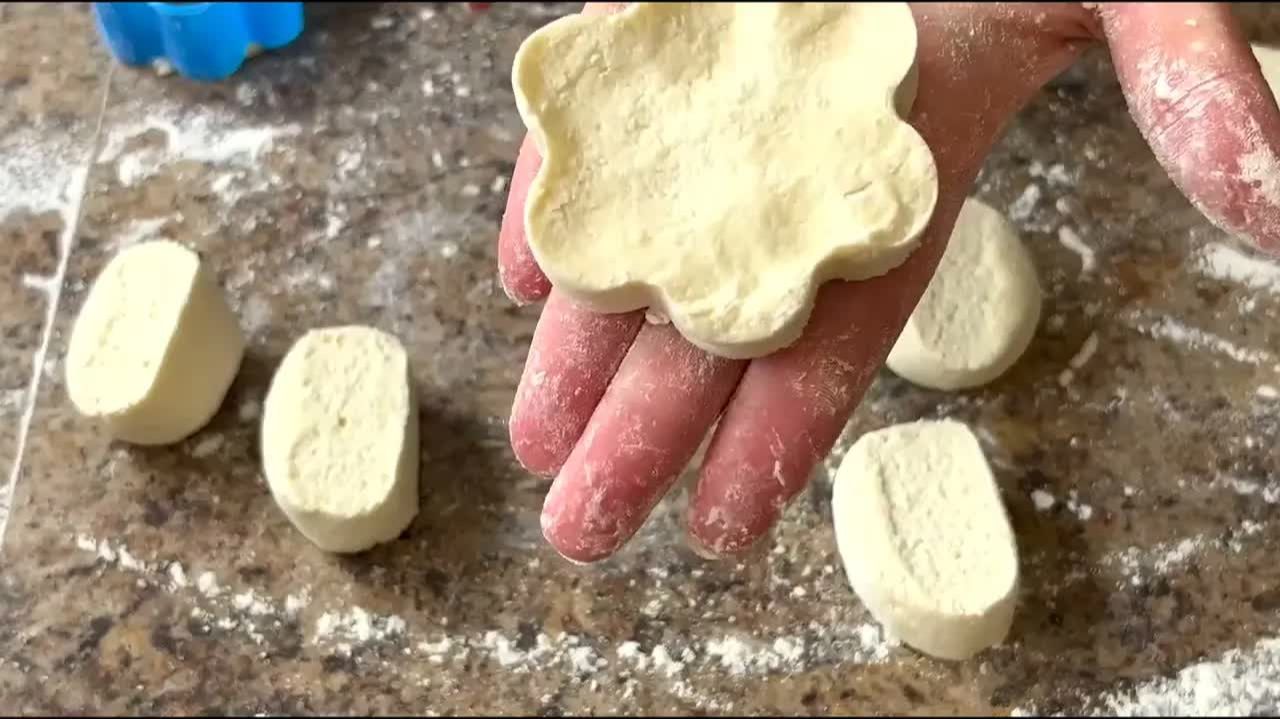 Нежные творожники на завтрак: вкусный и полезный рецепт для всей семьи!