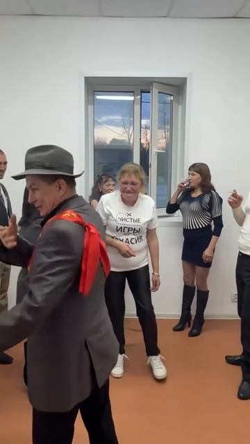 Почётные гости на свадьбе Монгола