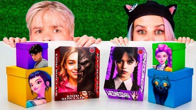 ⚠️ НЕ ОТКРЫВАЙ БОКСЫ K-POP ДЕМОНОВ И WEDNESDAY В 3:00 НОЧИ!👿🚨 Руми и Уэнсдей ожили! БЕГИ!