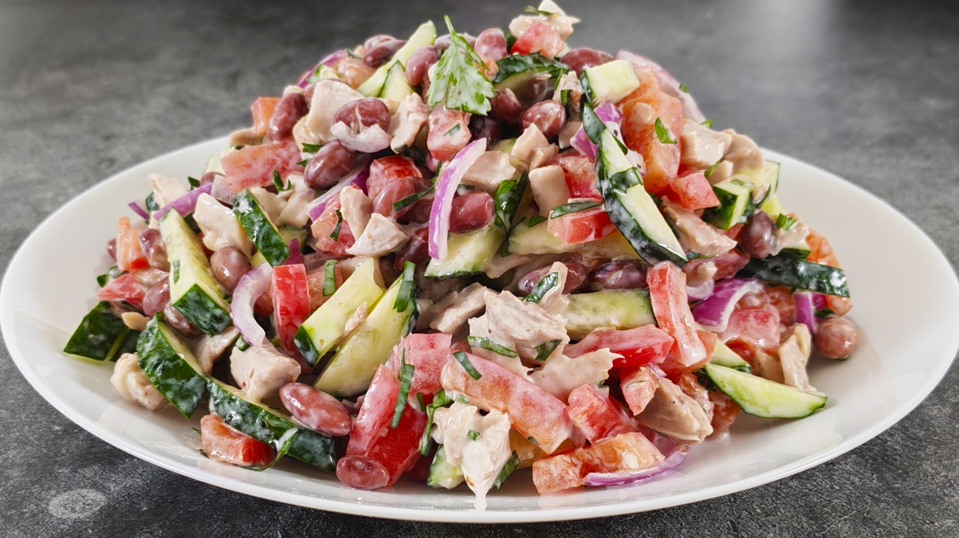 Домашний салат с курицей и фасолью: тот самый вкус, который хочется повторить