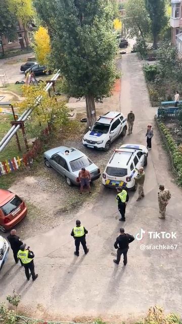 Тарас морально опустил десяток полицаев и ТЦКшников