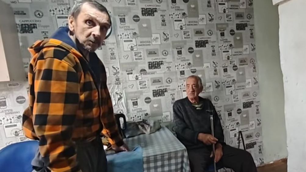 У ДЕДОВ ПОЯВИЛАСЬ НЕВЕСТА . БУДЕТ ЖИТЬ В КОМНАТЕ СИСИ .