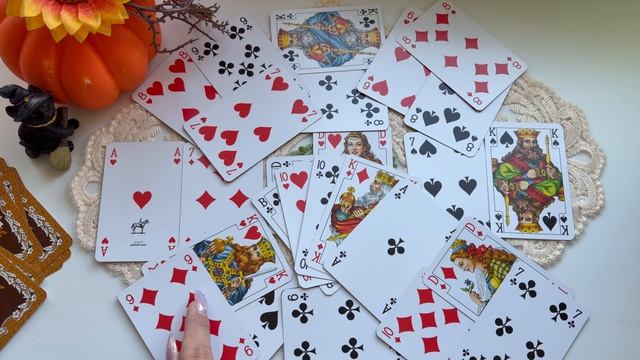 ♥️Червонная дама. Гадание на игральных картах
