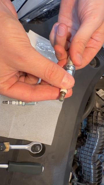 Замена свечей зажигания Geely Monjaro #geely #monjaro #джили #монжаро #auto