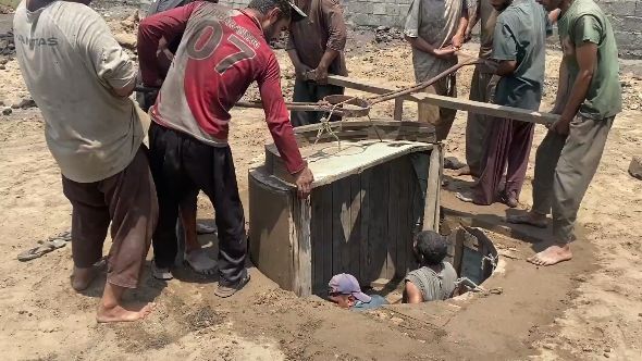 Процесс изготовления гигантского водяного клапана - задвижки. Пакистан