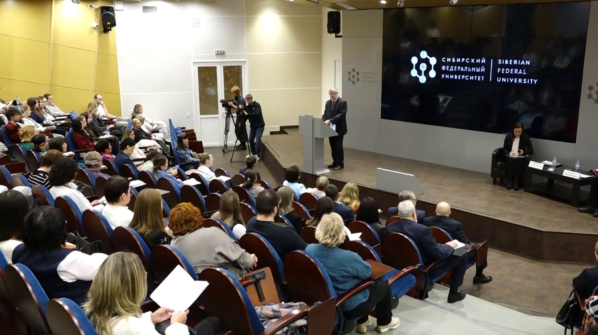 В КРАСНОЯРСКЕ ОБСУДИЛИ СОВРЕМЕННЫЕ ПОДХОДЫ К СОХРАНЕНИЮ ЯЗЫКОВ КОРЕННЫХ МАЛОЧИСЛЕННЫХ НАРОДОВ