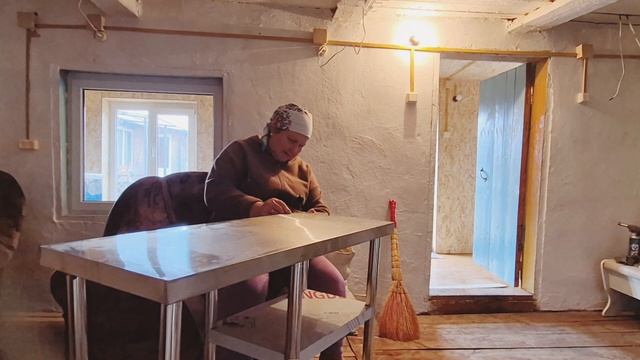 что с яндексом/все как всегда ,как у всех/ высохли двери,но запах стоит/