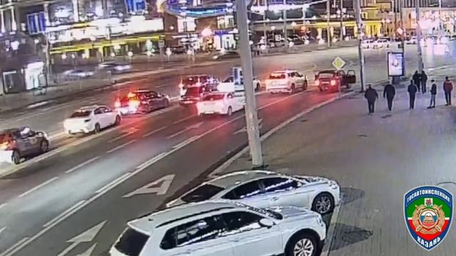 В Казани 27-летнего водителя «Нивы» задержали после езды с открытыми дверями