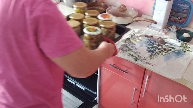 Сварила тушёнку/прогулка /как живут в русской деревне...