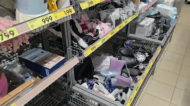 В Чижике полно народу! Решила изучить товары на полочках.Нашла много нового,интересного и полезного.